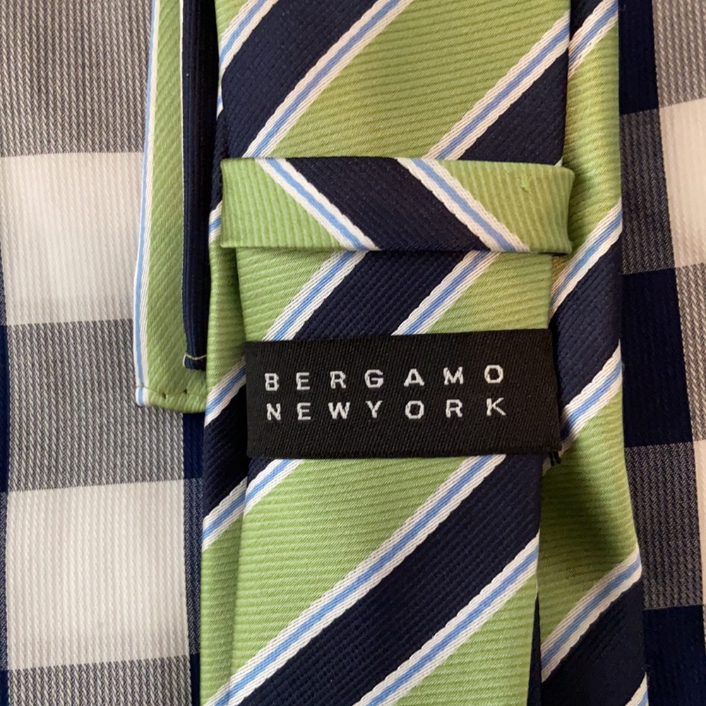 Tommy Hilfiger Shirt & Perry Ellis & Bergamo Ties - Picture 10 of 13